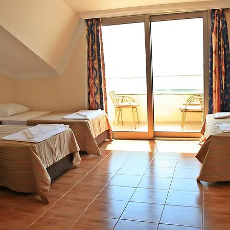 Hotel Honeymoon 3*
